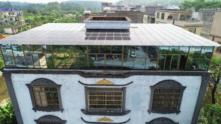還在裝傳統(tǒng)陽光房？太傻了！如今大家都裝這個(gè)，美觀、環(huán)保還能賺錢！