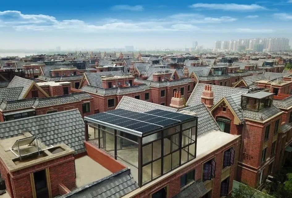 光伏發(fā)電“租房頂、免費裝”新套路，警惕陰陽合同，天上不會掉餡餅！